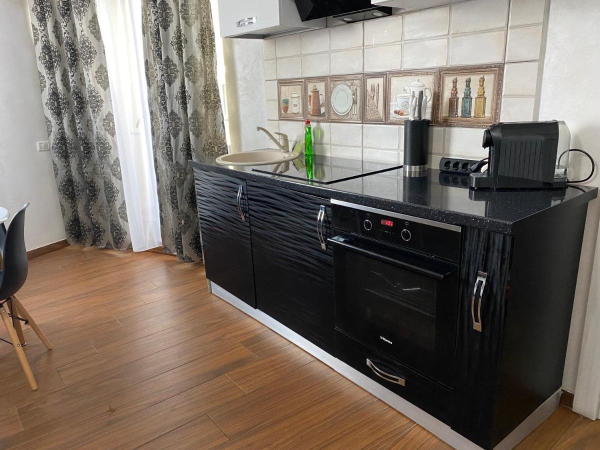 Twin Residence Five Mamaia Exterior foto